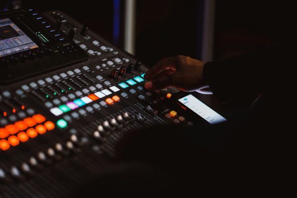 yomex-owo-leScCAsHZcw-unsplash yomex-owo-leScCAsHZcw-unsplash